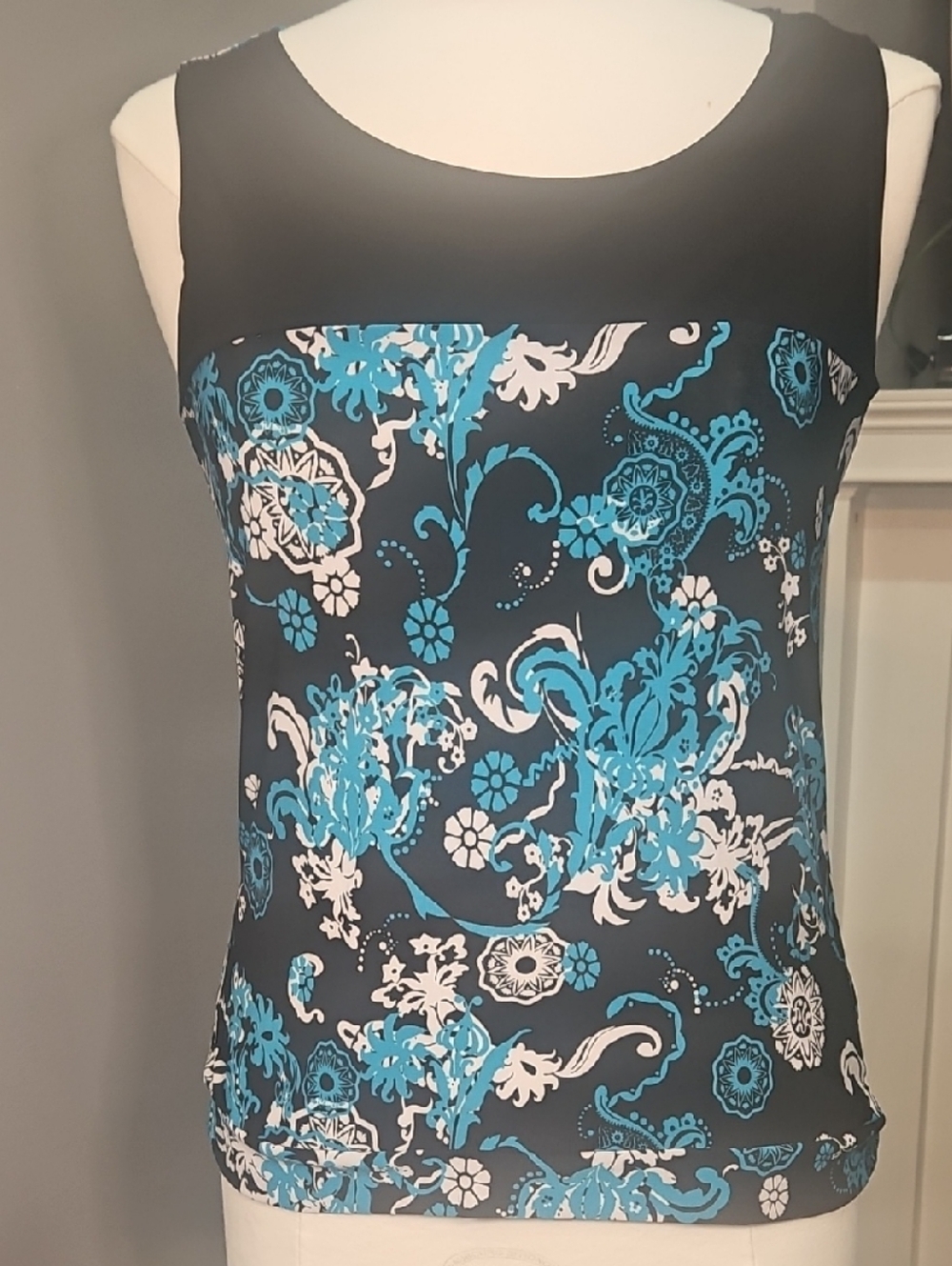 Sleeveless Black & Teal Floral Print Women's Top